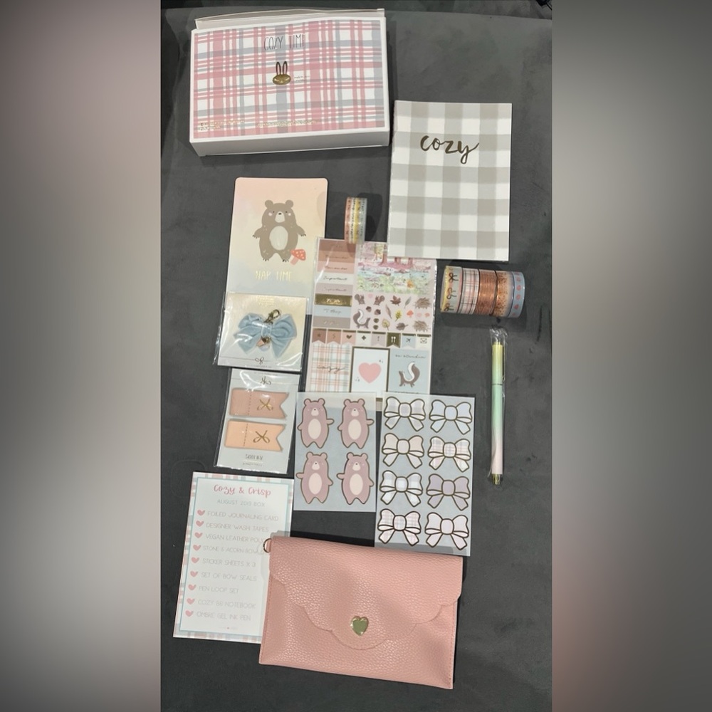 Simply Gilded Cozy & Crisp Monthly Subscription Vol 22 August 2019